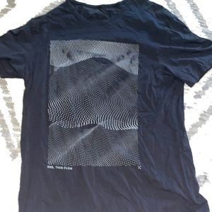 Lululemon tshirt